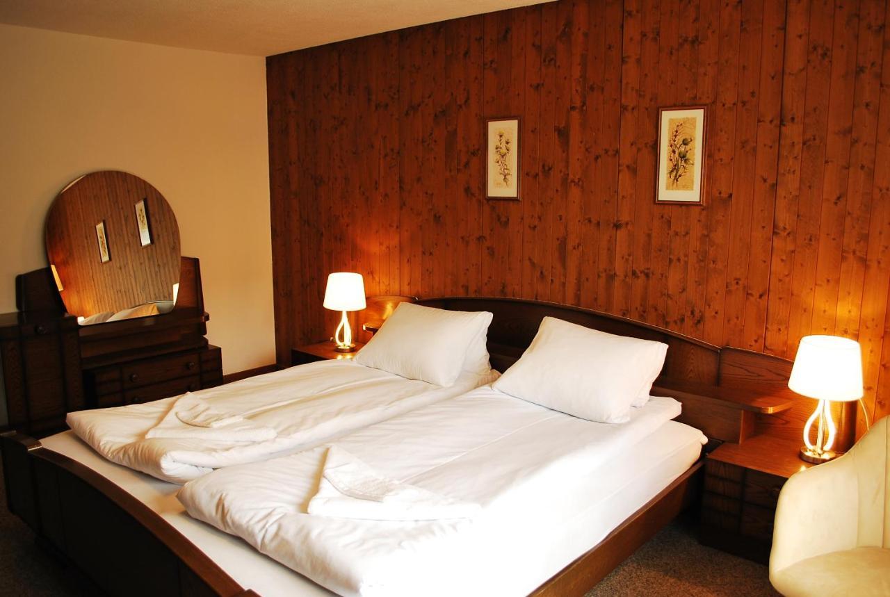 Rooms With Private Bathrooms Saas im Prattigau المظهر الخارجي الصورة