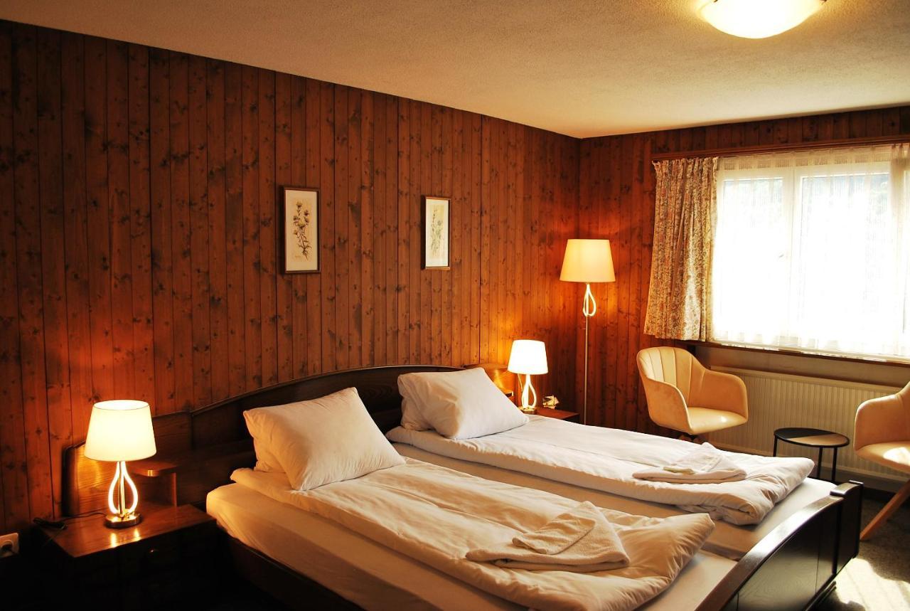 Rooms With Private Bathrooms Saas im Prattigau المظهر الخارجي الصورة