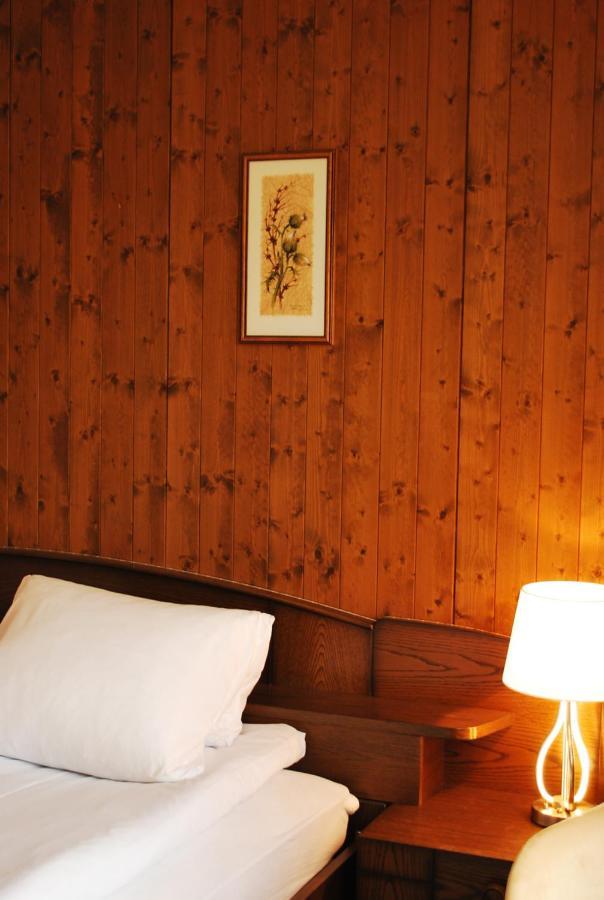 Rooms With Private Bathrooms Saas im Prattigau المظهر الخارجي الصورة