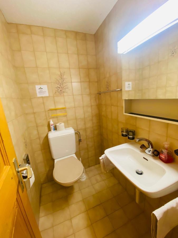 Rooms With Private Bathrooms Saas im Prattigau المظهر الخارجي الصورة