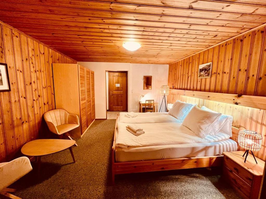 Rooms With Private Bathrooms Saas im Prattigau المظهر الخارجي الصورة